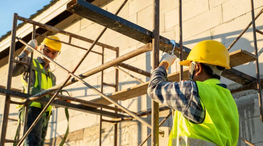 Professional gutter cleaning in Clinton, LA